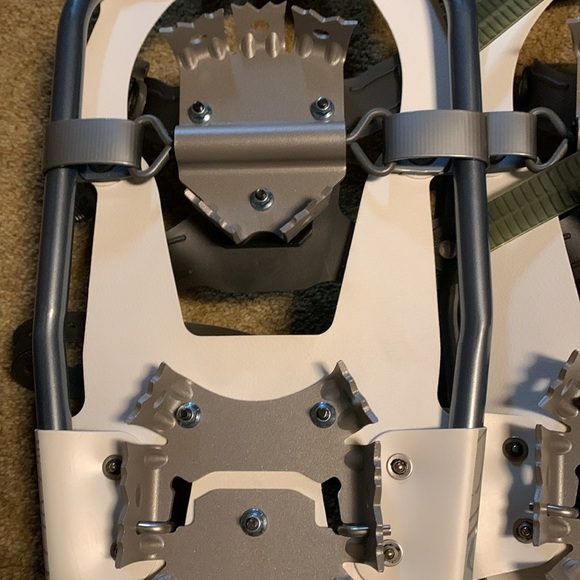 GV Snowshoes for women NWOT - Picture 7 of 8